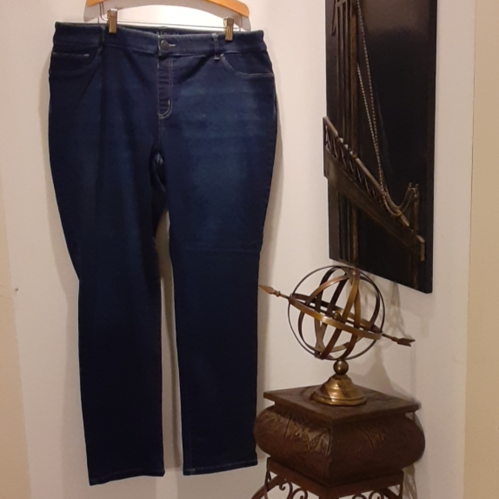 PLATINUM CHICO'S WOMAN' JEAN'S PANTS
